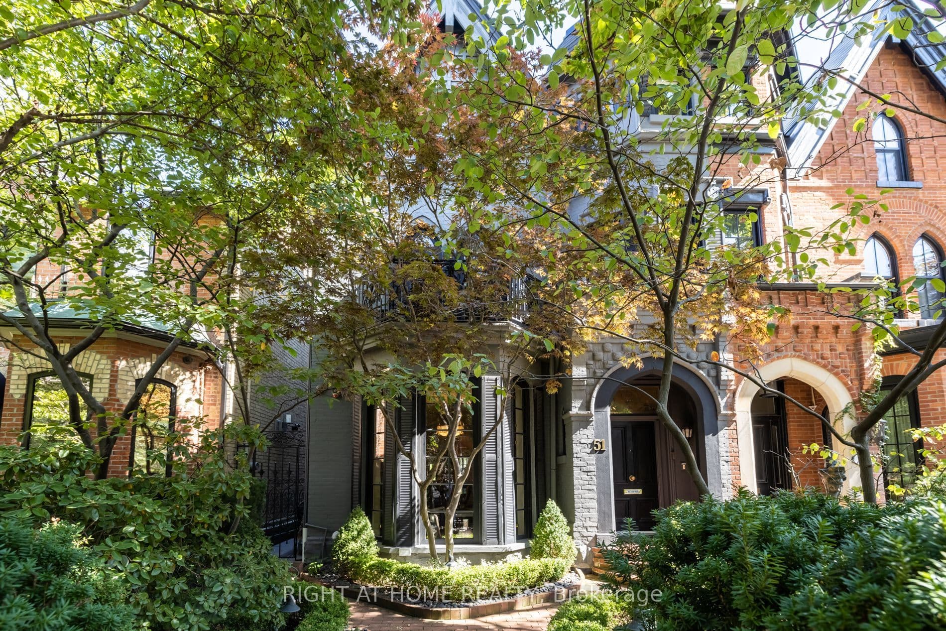 51 Hazelton Avenue, Toronto, ON M5R 2E3