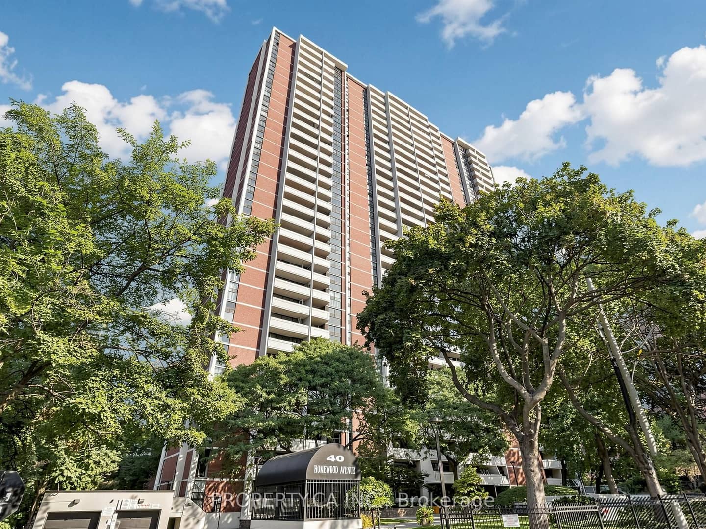 40 Homewood Avenue 316, Toronto, ON M4Y 2K2