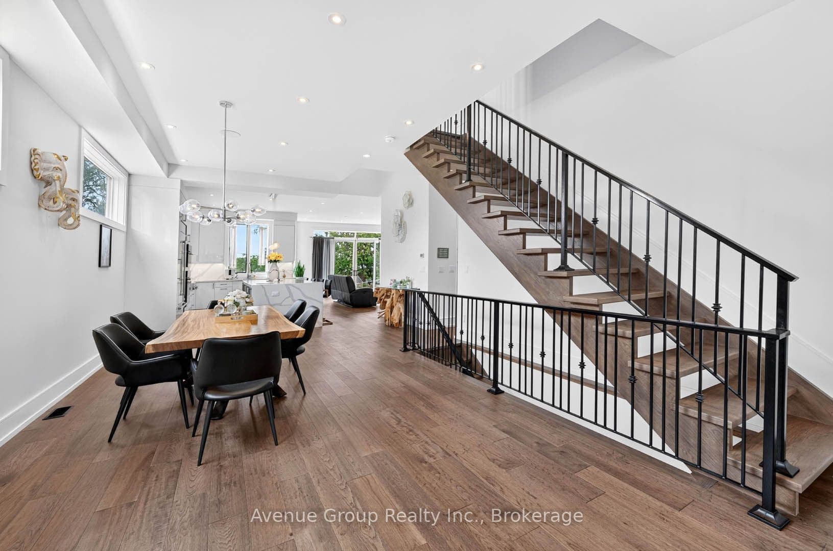 33 Cartwright Avenue, Toronto, ON M6A 1T8