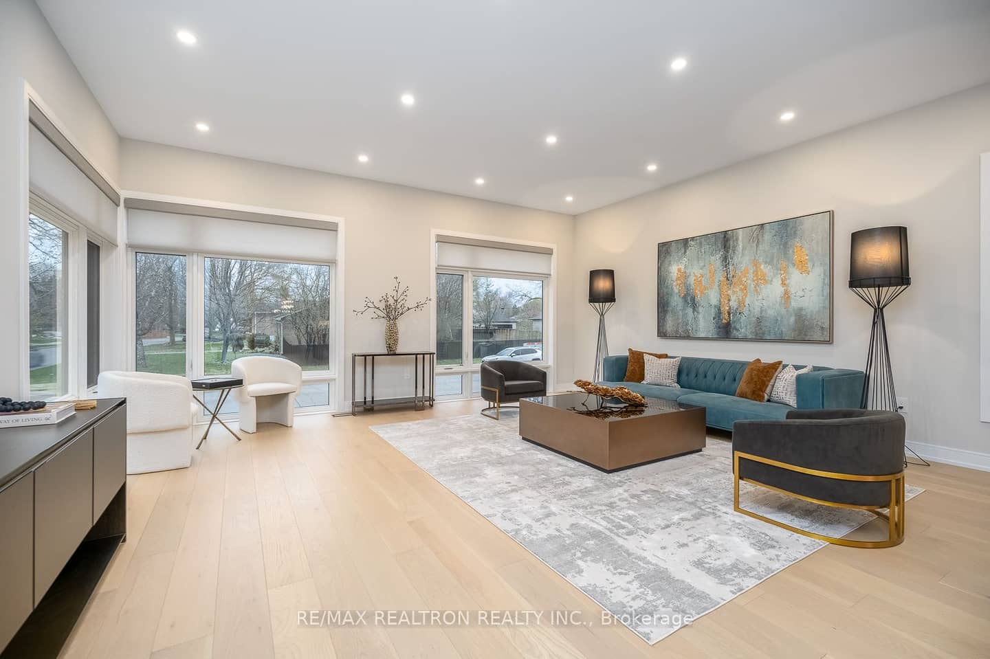 70 Collins Crescent, Aurora, ON L4G 2W2