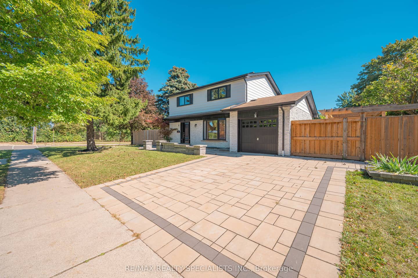 8 CULHAM Street, Oakville, ON L6H 1G4