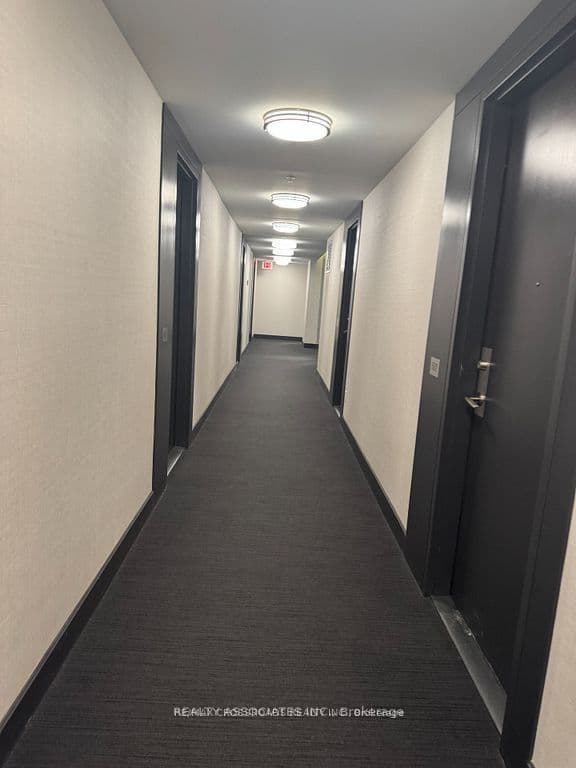 377 Madison Avenue 510, Toronto, ON M4V 3E1