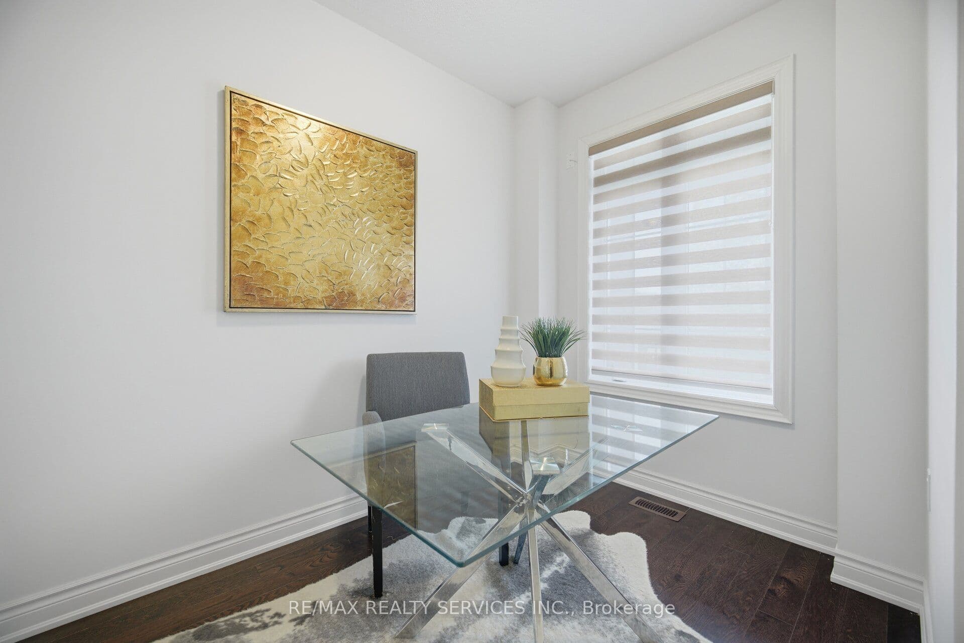 585 Dougall Avenue, Caledon, ON L7C 3Z2