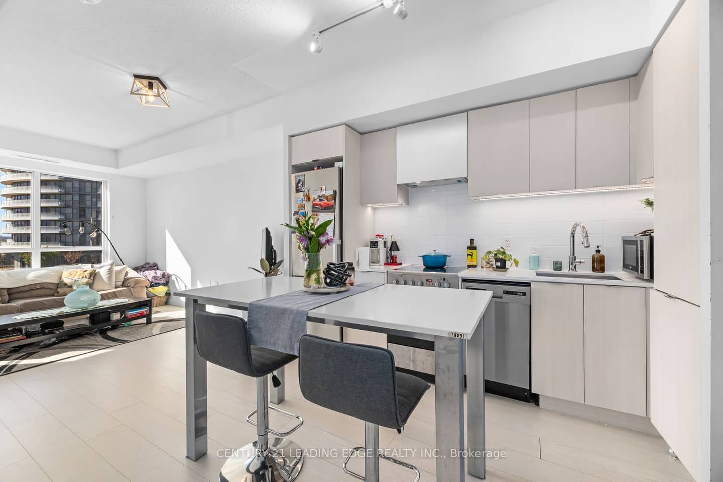 26 Gibbs Road 745, Toronto, ON M9B 0E3