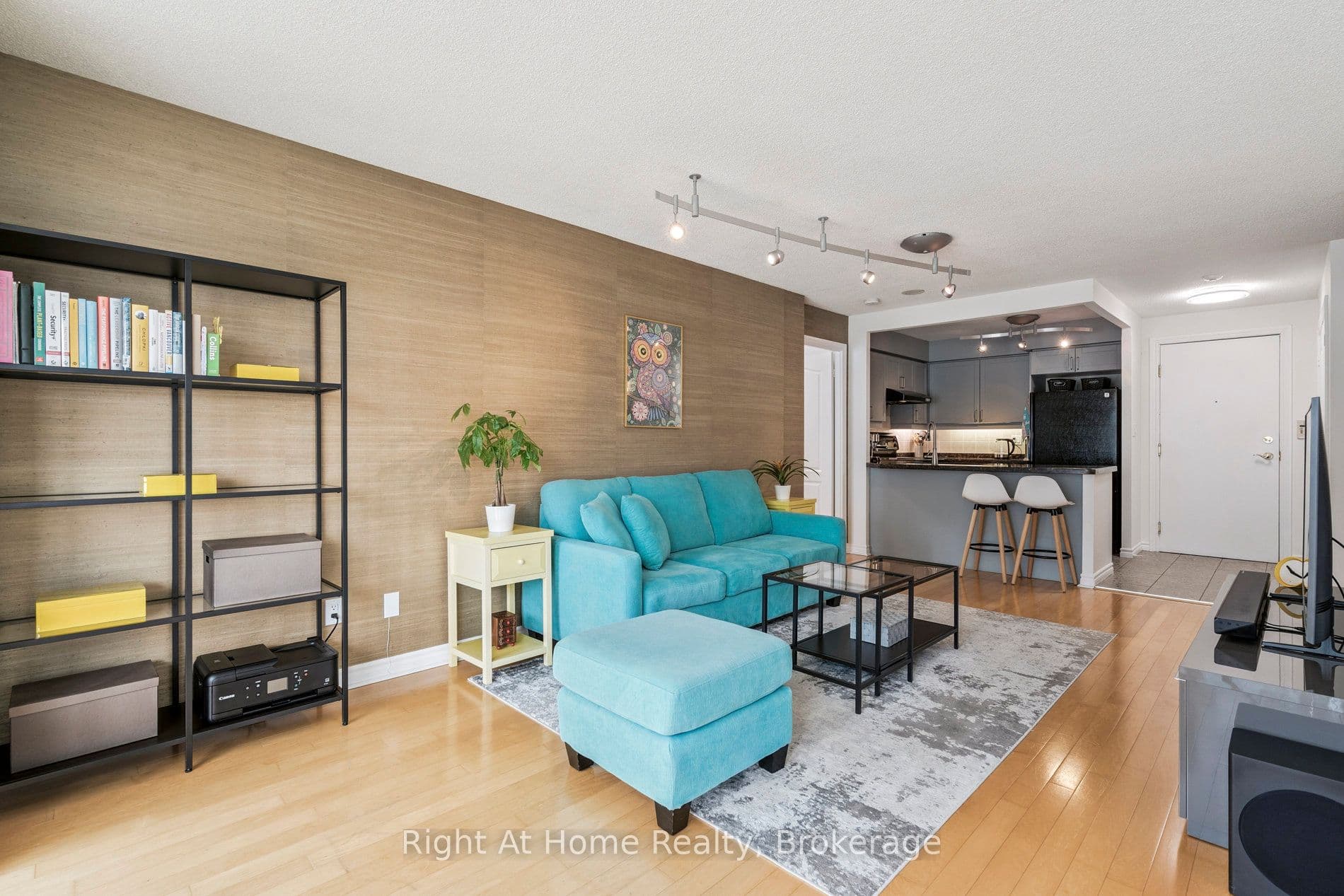 2111 Lake Shore Boulevard W 605, Toronto, ON M8V 4B2