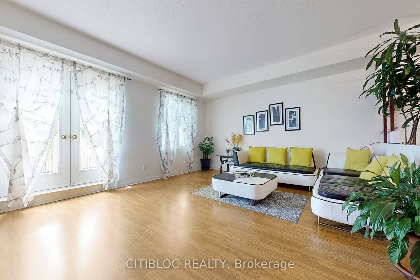 3029 Finch Avenue W 13, Toronto, ON M9M 0A2