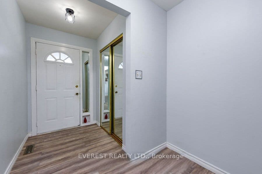 7549 Catalpa Road, Mississauga, ON L4T 2T2
