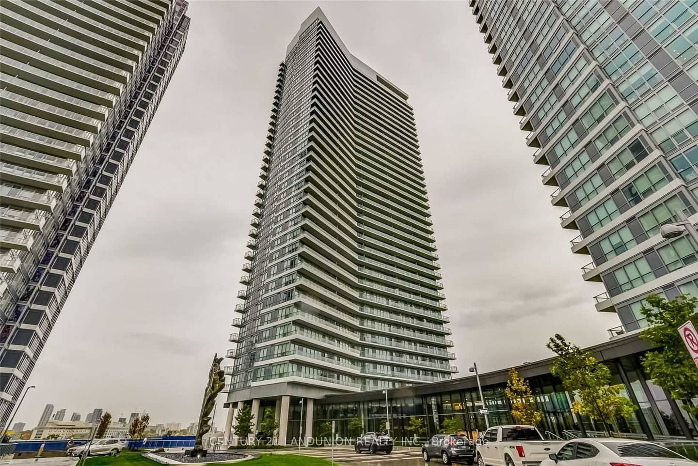 117 Mcmahon Drive 2509, Toronto, ON M2K 2X9