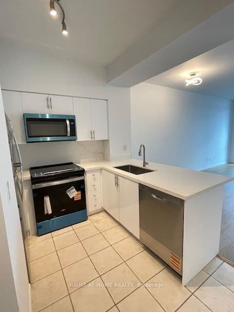 219 Fort York Boulevard 2506, Toronto, ON M5V 1B1