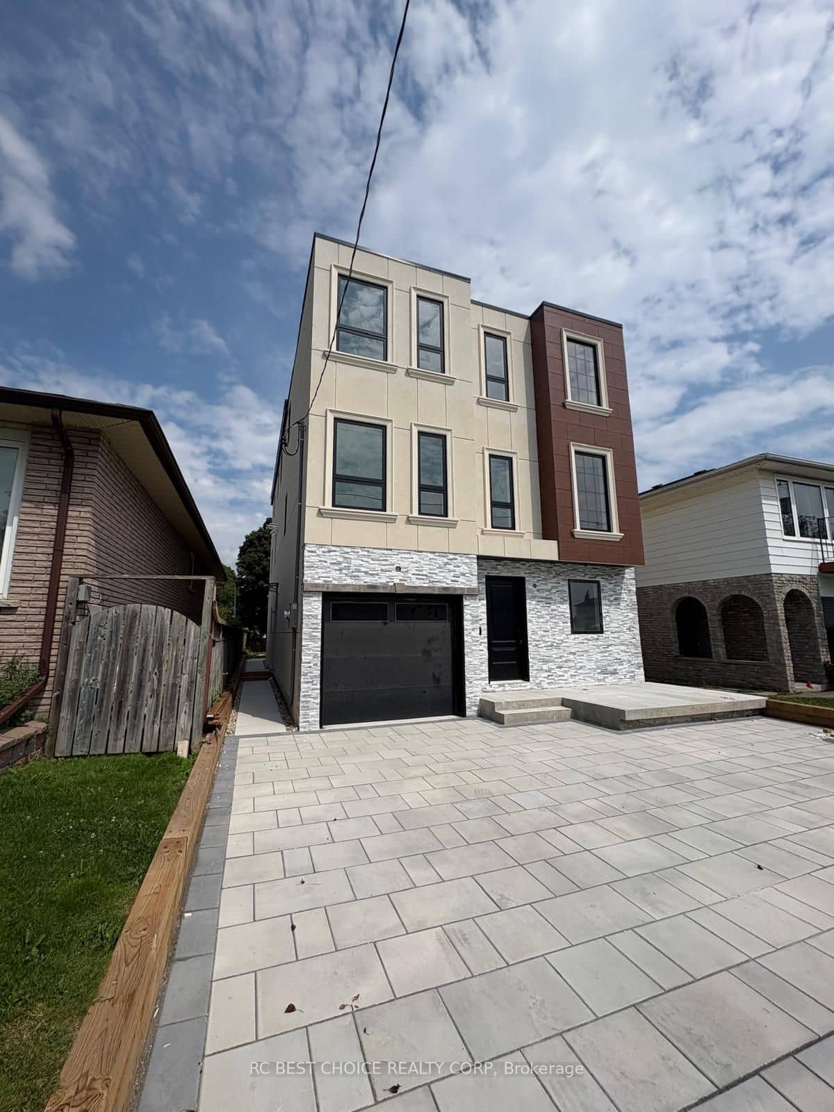 113 Grenfell Street, Oshawa, ON L1J 4W1