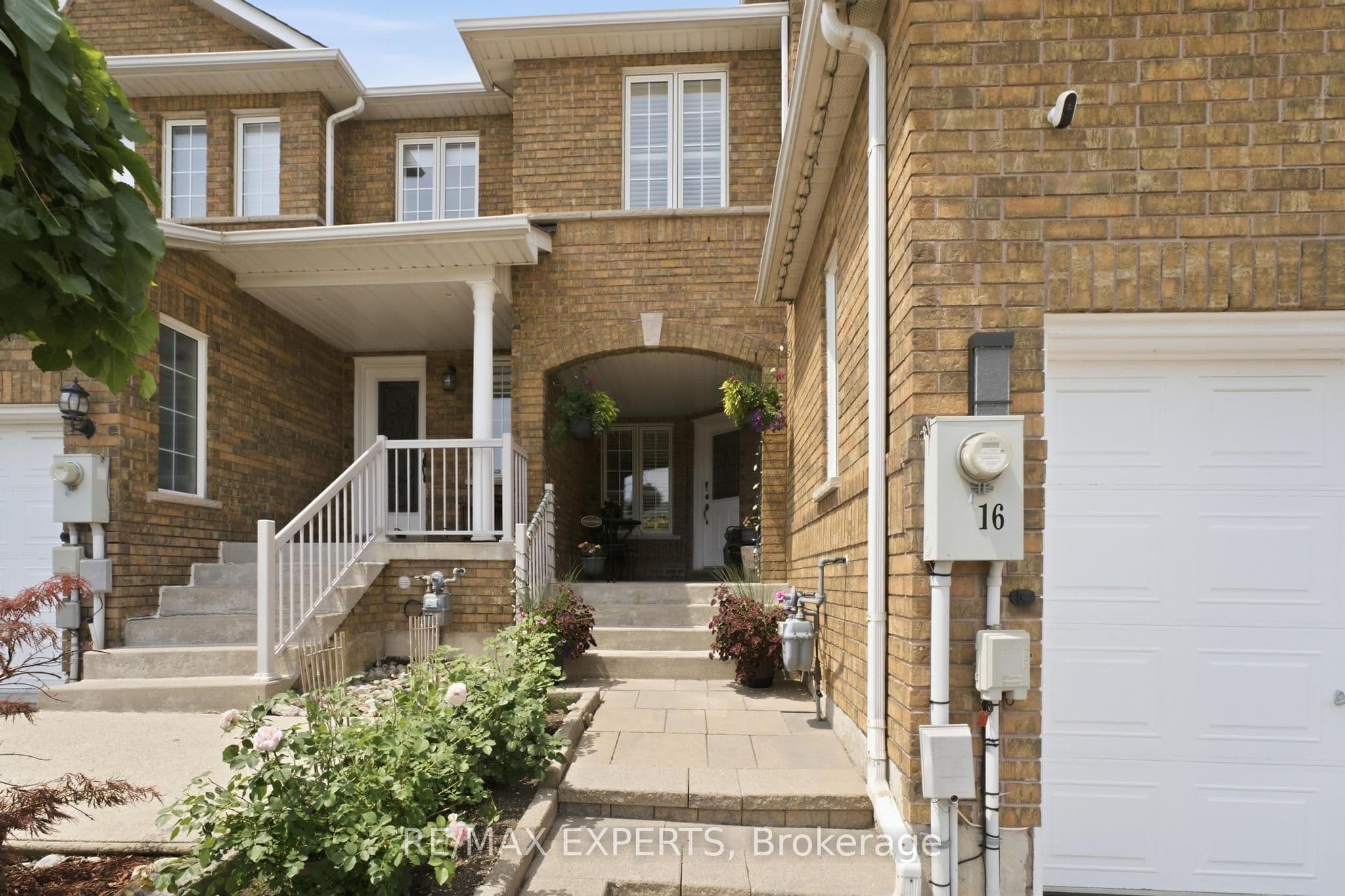 16 Piazza Crescent, Vaughan, ON L4H 2C8