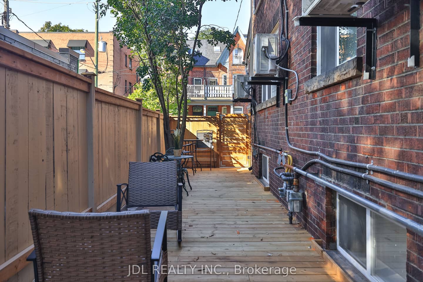 5 Sorauren Avenue, Toronto, ON M6R 2C6