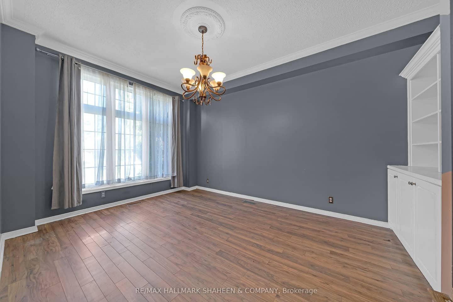 1529 Skyview Street, Oshawa, ON L1K 2S3