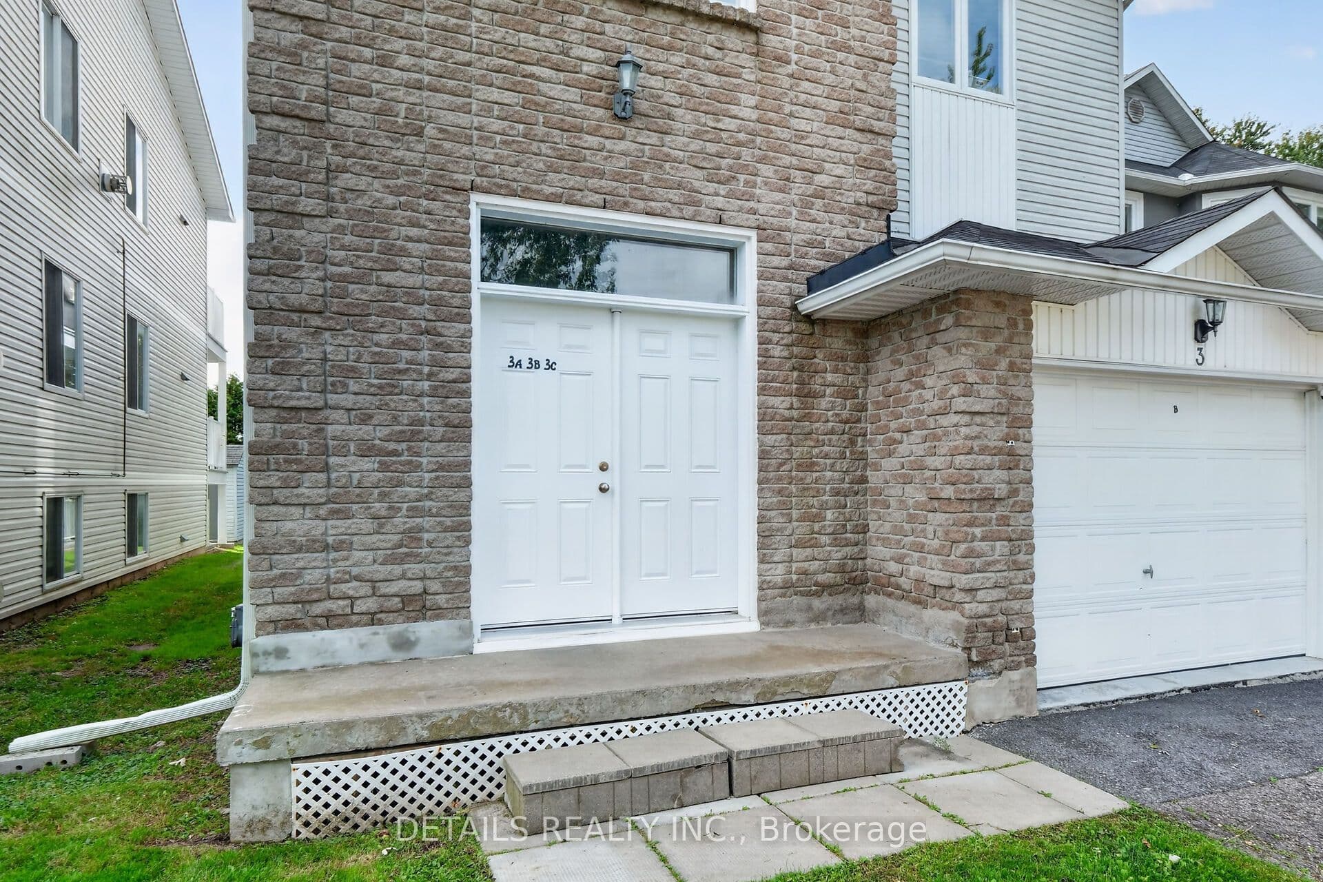 75 Lapointe Boulevard 3C, Russell, ON K0A 1W0