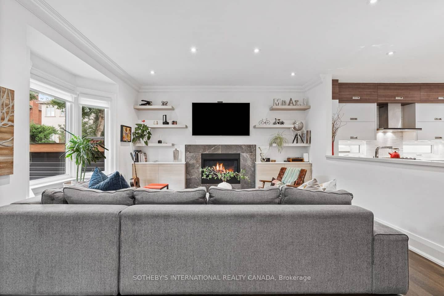 329 Broadway Avenue, Toronto, ON M4P 1W4