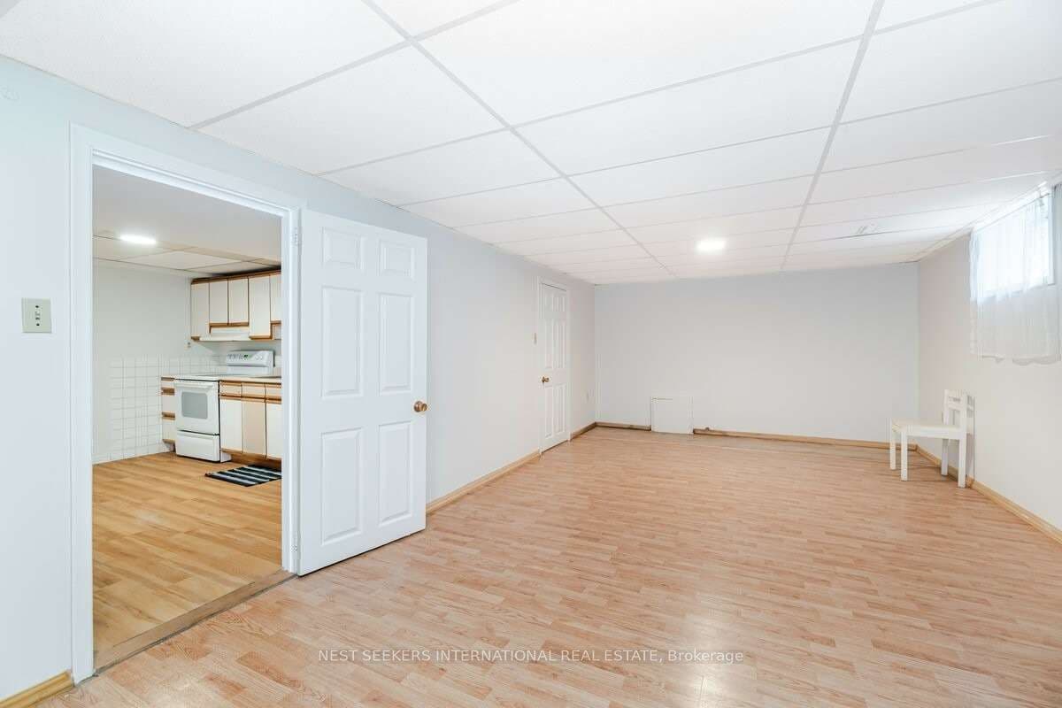 943 Ninth Street Lower, Mississauga, ON L5E 1S2