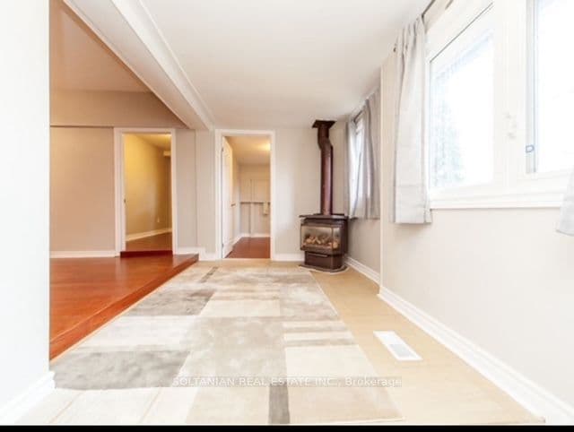 257 Parkwood Avenue, Georgina, ON L4P 2X2