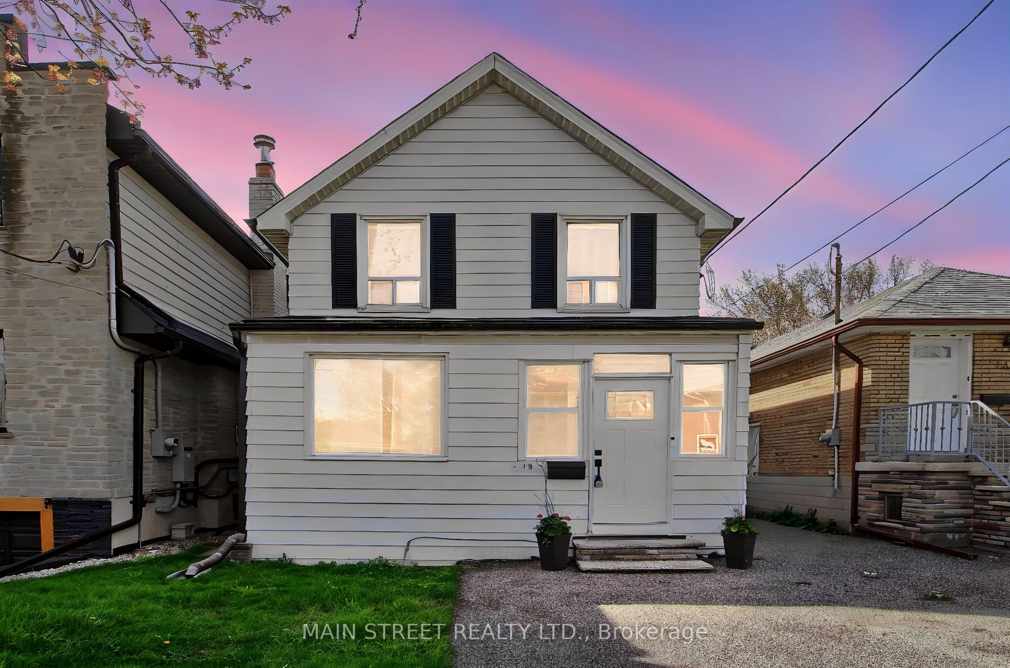 19 Macdonald Street, Toronto, ON M8V 1Y3