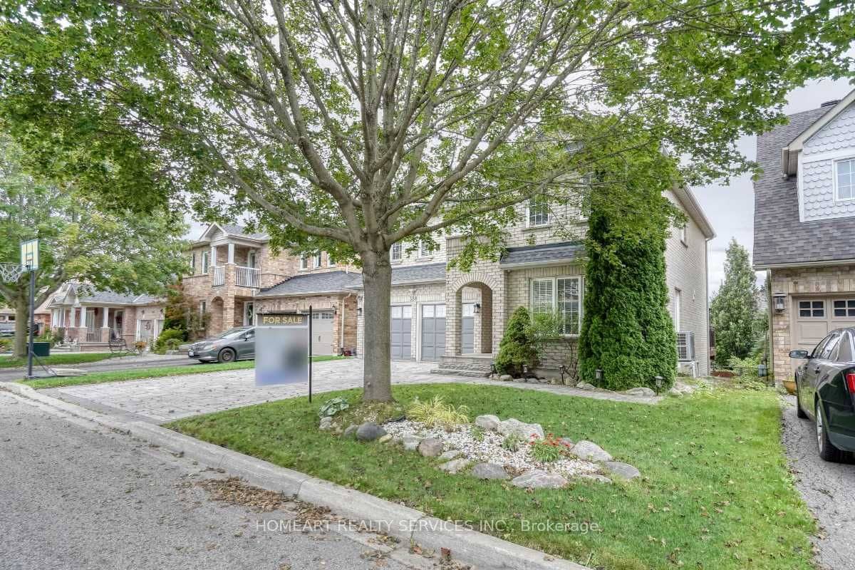 388 Wood Duck Lane, Newmarket, ON L3X 2X5