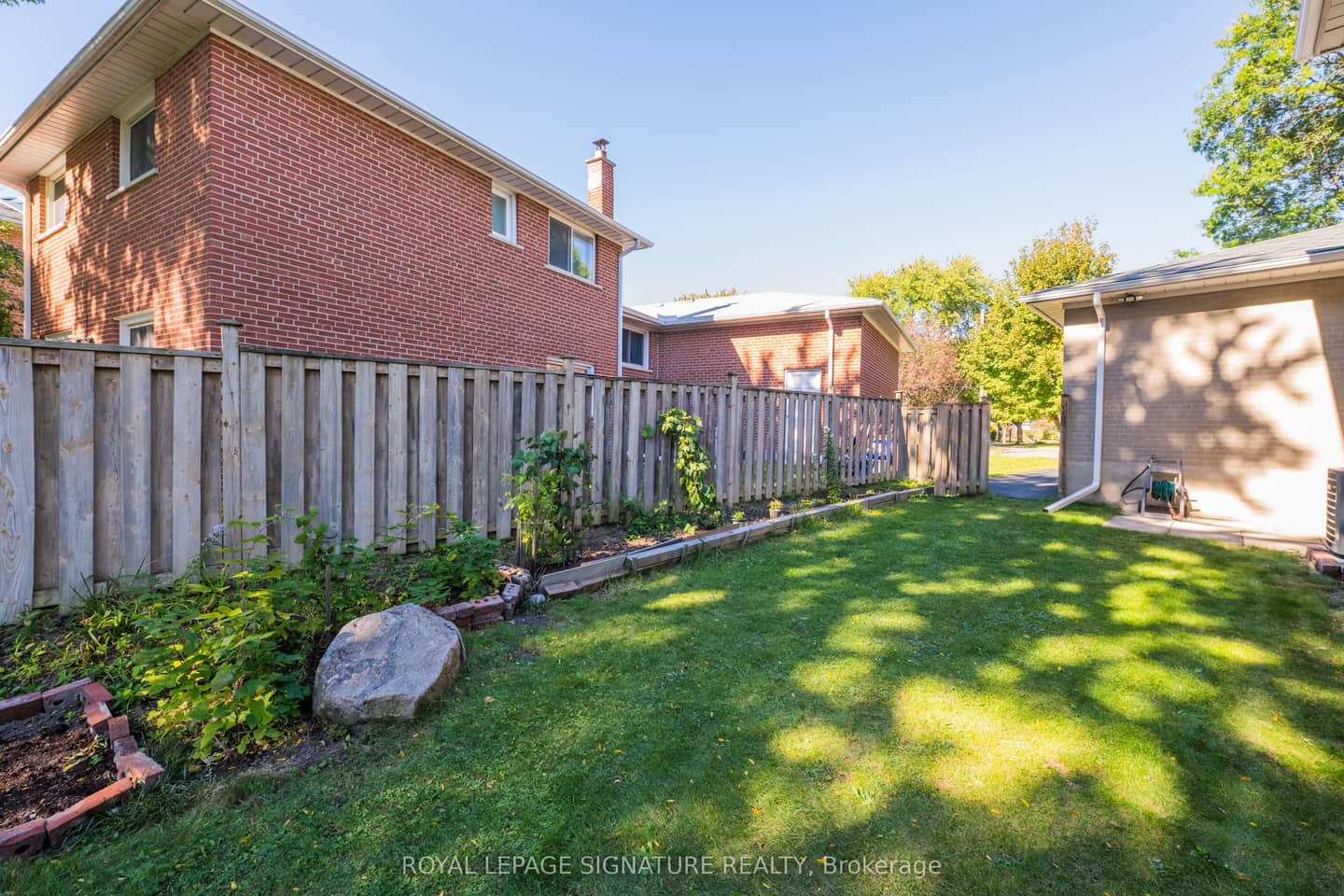 8 Bellbury Crescent, Toronto, ON M2J 2J7