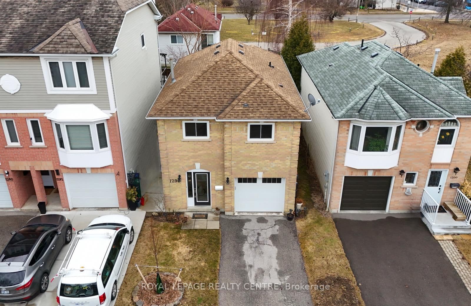 1296 Woodhill Court, Mississauga, ON L5E 3H1