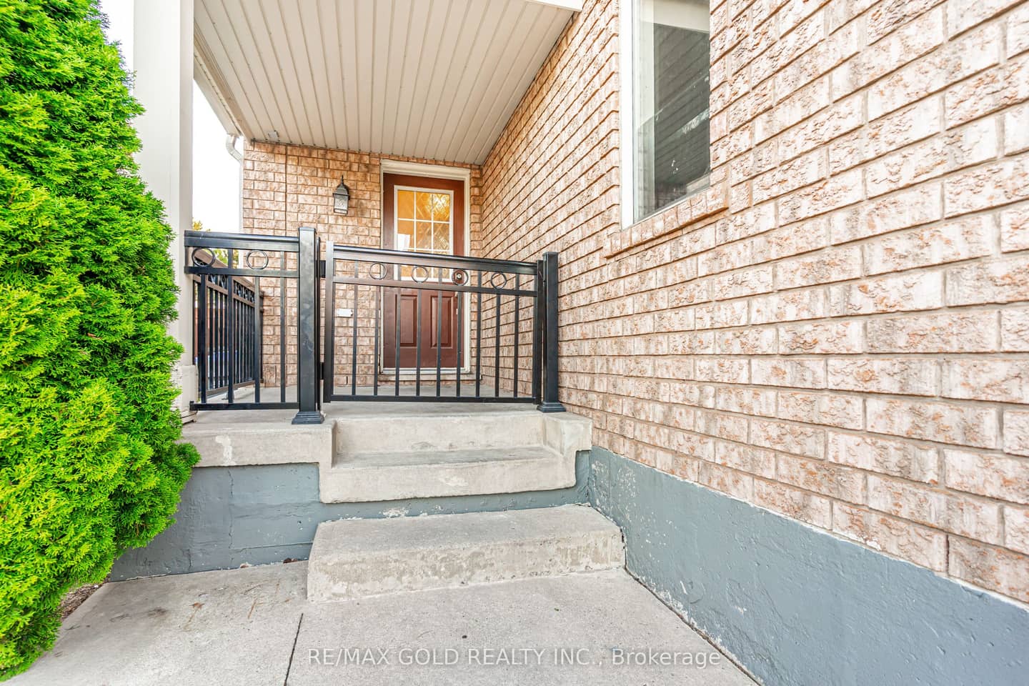 34 Jingle Crescent, Brampton, ON L6S 0B2