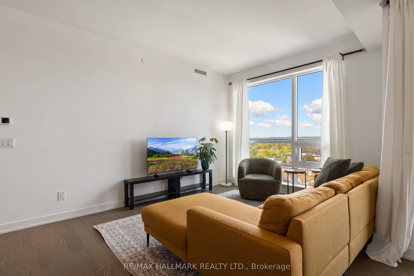8888 Yonge Street 1103, Richmond Hill, ON L4C 5V6