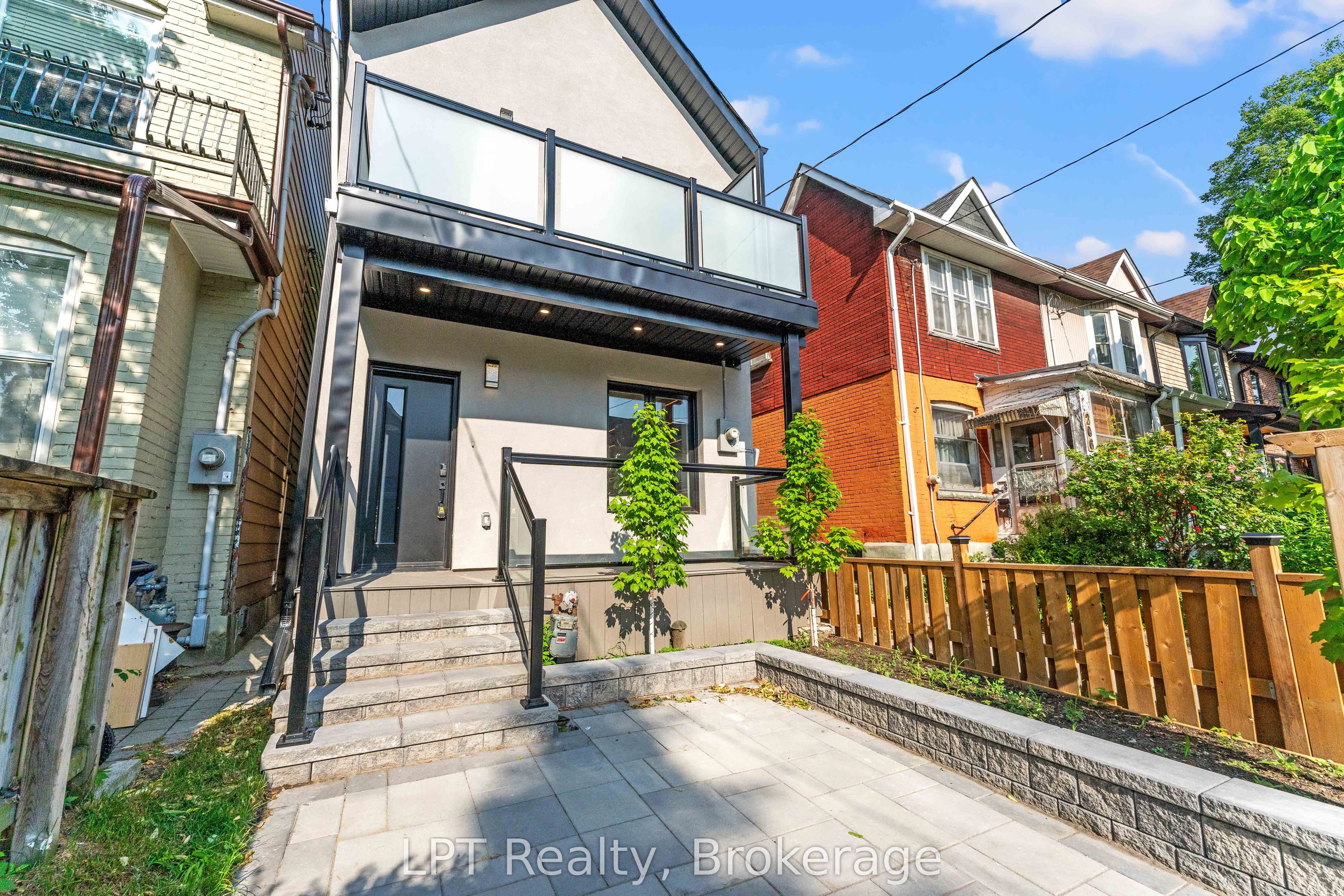204 Franklin Avenue, Toronto, ON M6P 3Z3