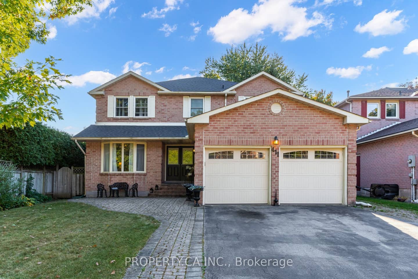 411 Freeman Crescent, Oakville, ON L6H 4R4