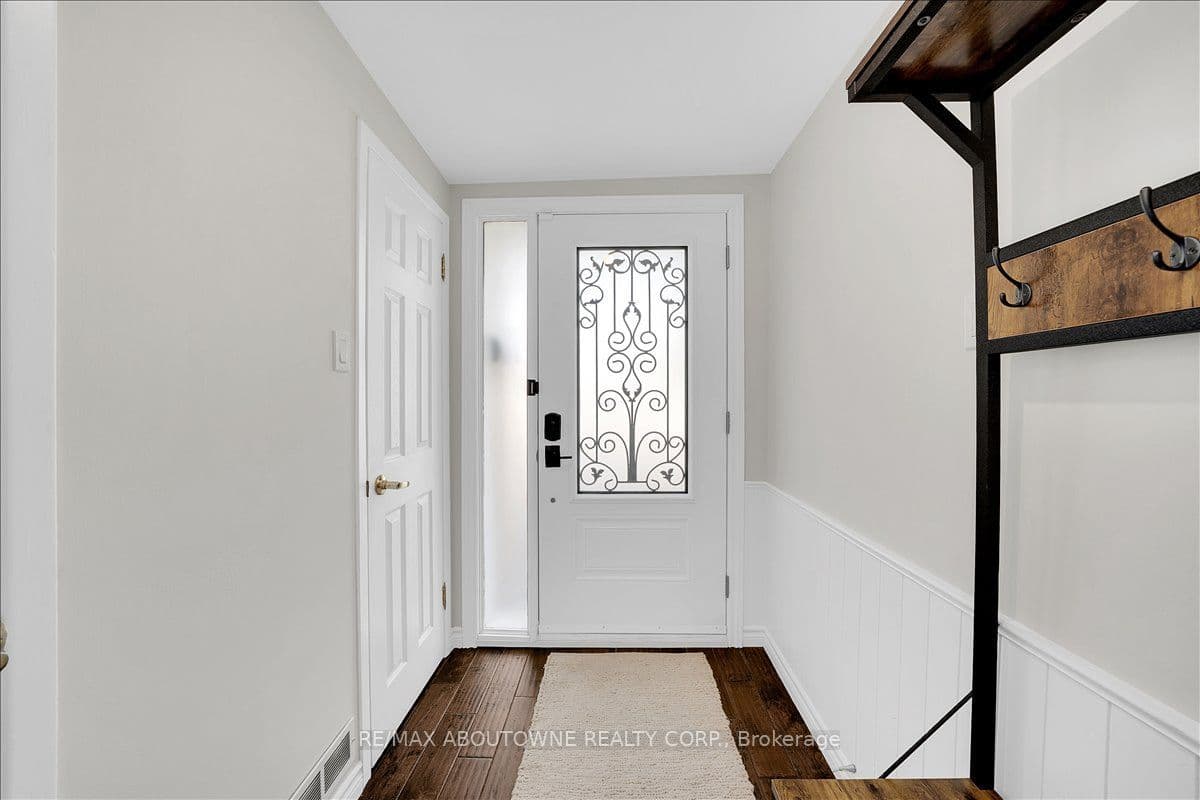 2736 Council Ring Road, Mississauga, ON L5L 1W2