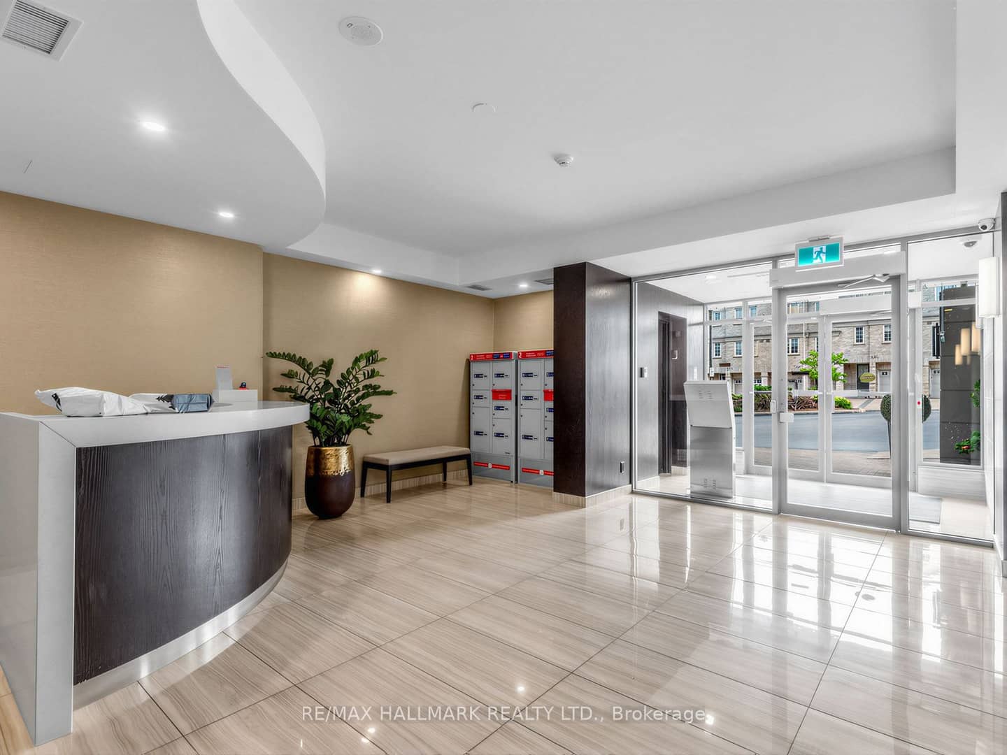 399 South Park Road 1102, Markham, ON L3T 7W6