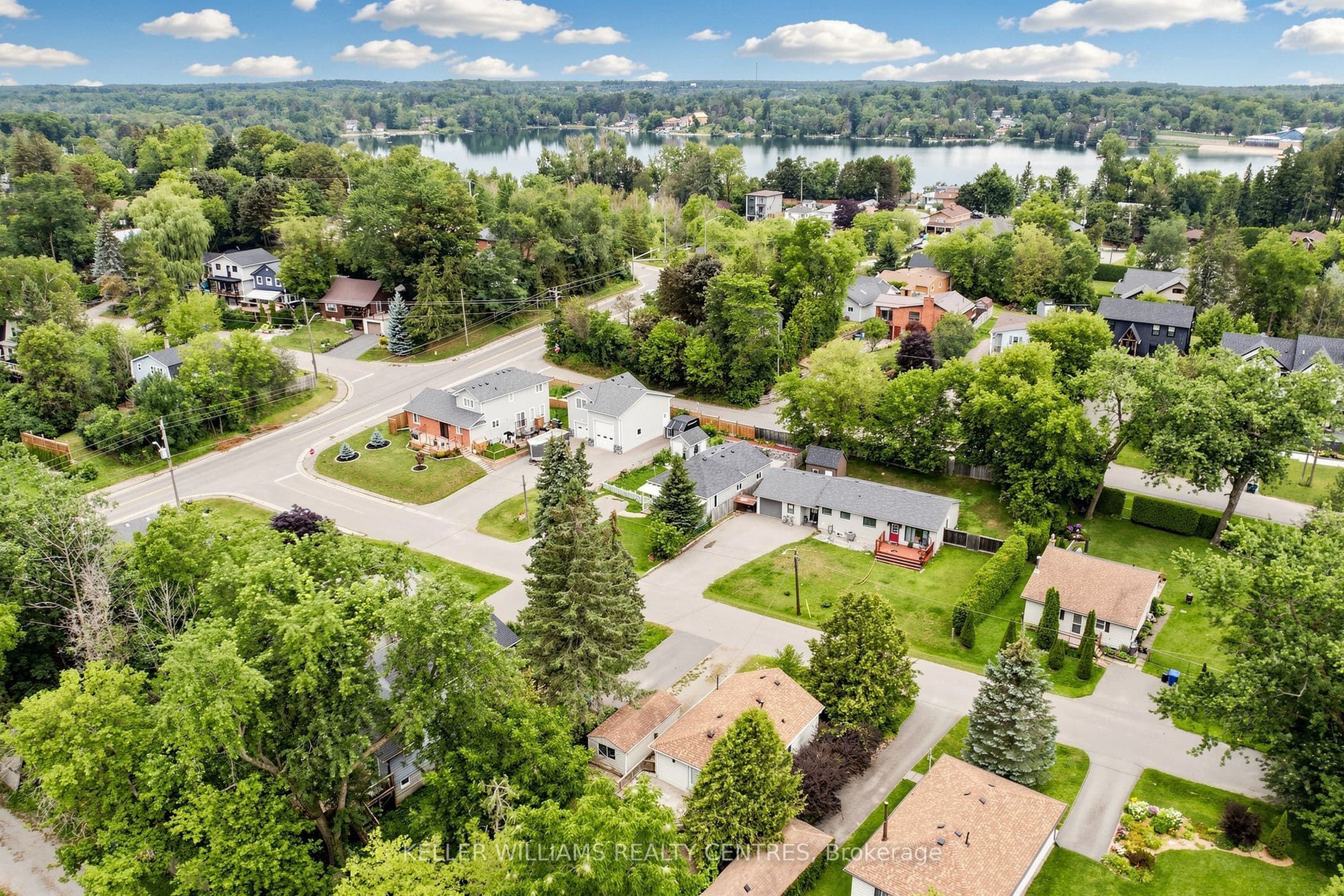 9 Maple Grove Street, Whitchurch-Stouffville, ON L4A 2X6