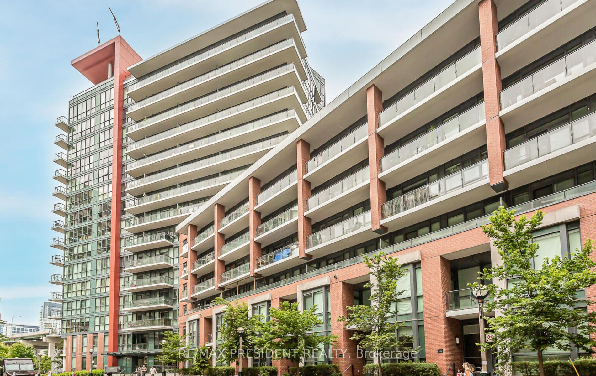 50 Bruyeres Mews 901, Toronto, ON M5V 0H8