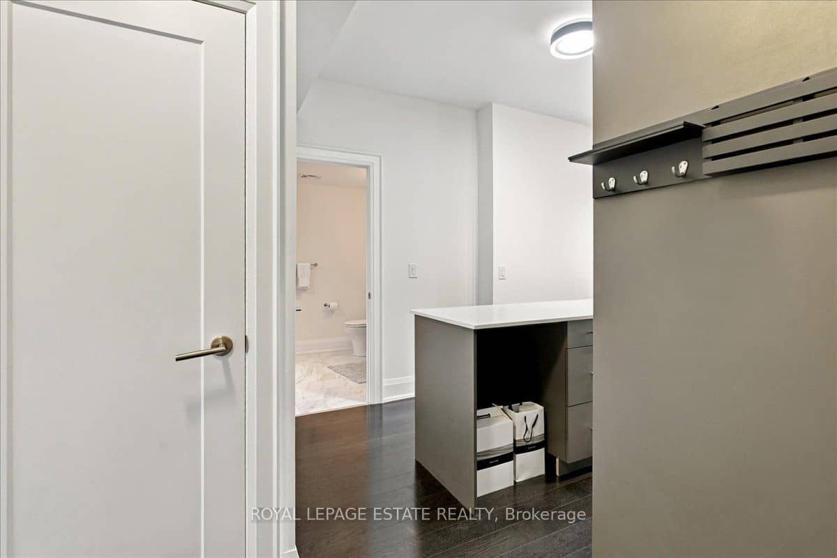 88 Cumberland Street 1201, Toronto, ON M5R 0C8