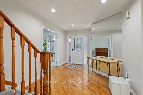 19 Peachtree Crescent, Clarington, ON L1C 4K8