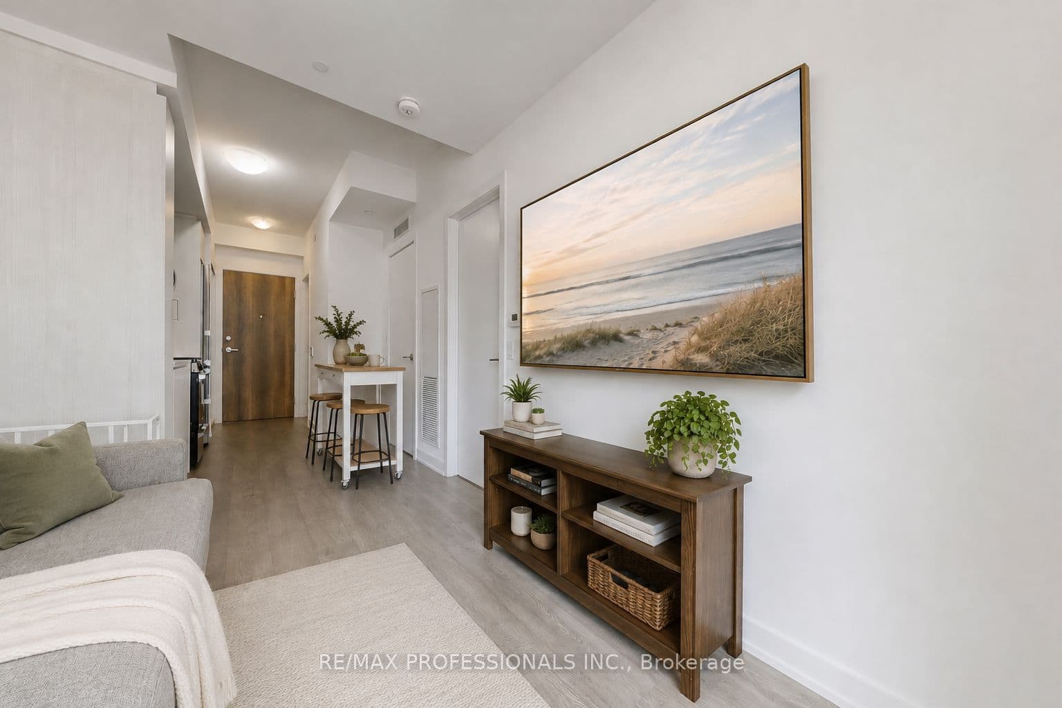 251 Manitoba Street 504, Toronto, ON M8Y 0C7