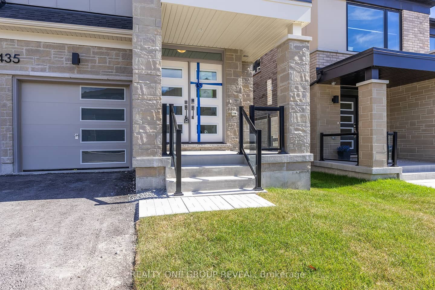 3435 Deepglade Path, Pickering, ON L1X 0J2