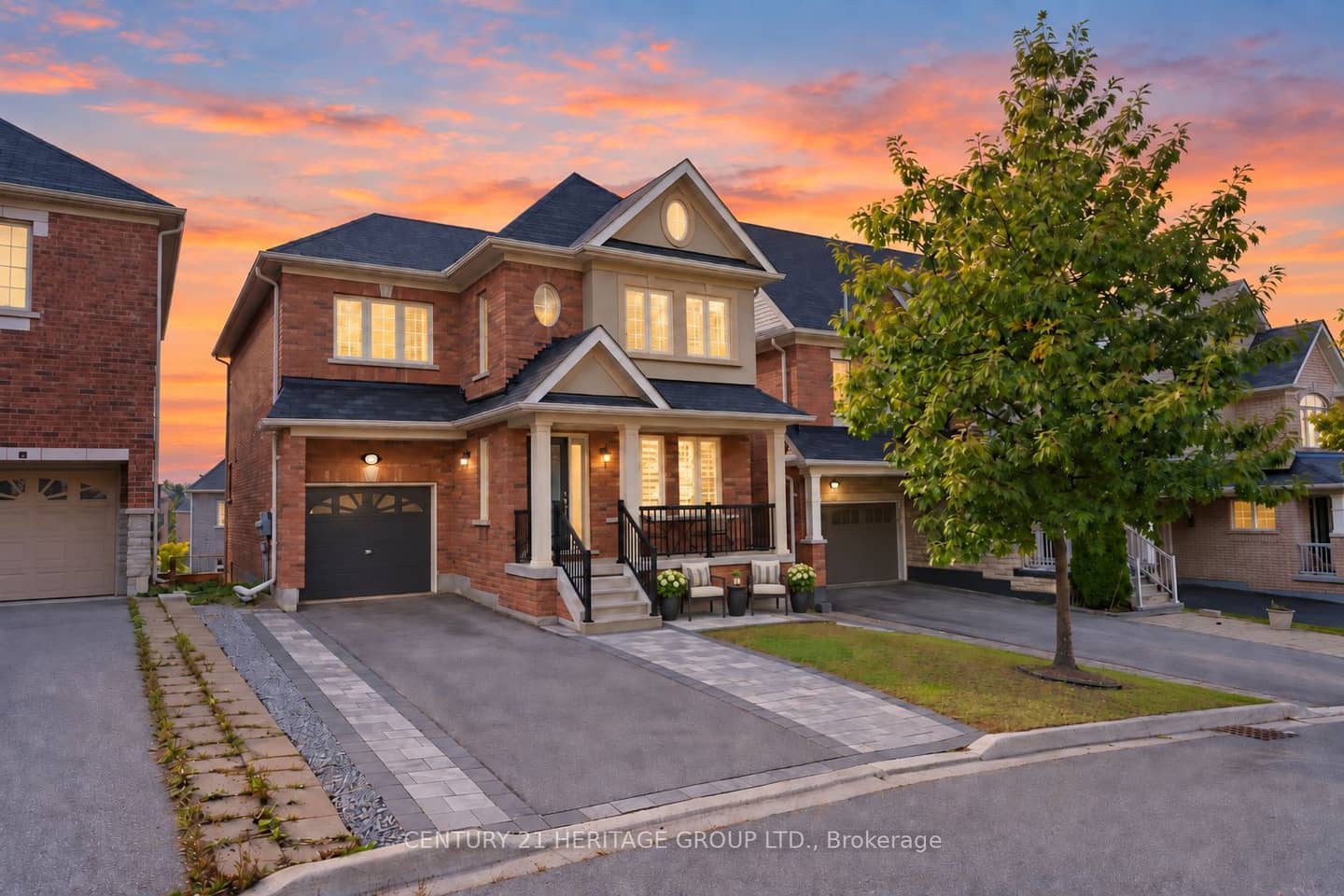 244 Gord Clelland Gate, Newmarket, ON L3X 0G1