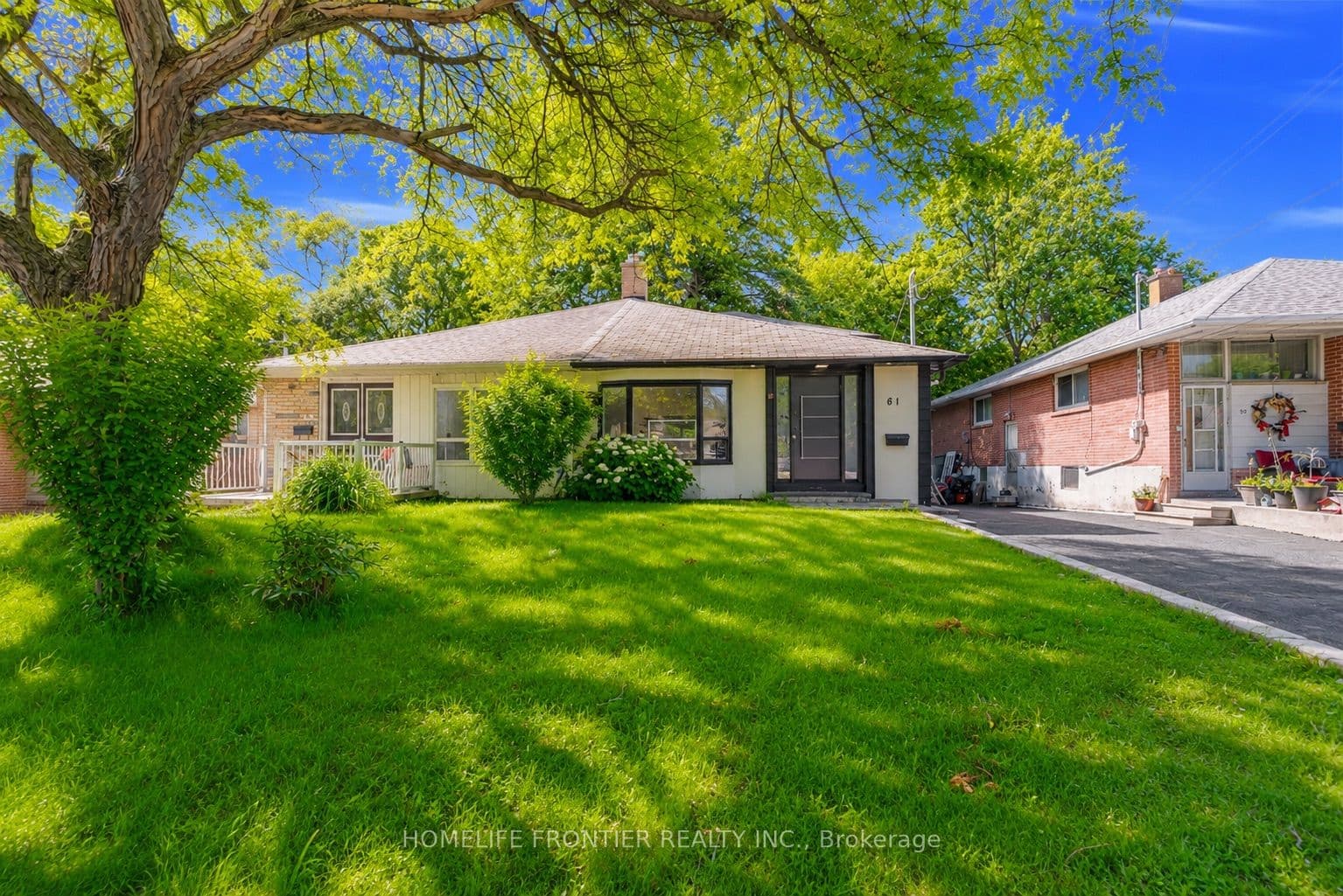 61 Sundial Crescent, Toronto, ON M4A 2J7