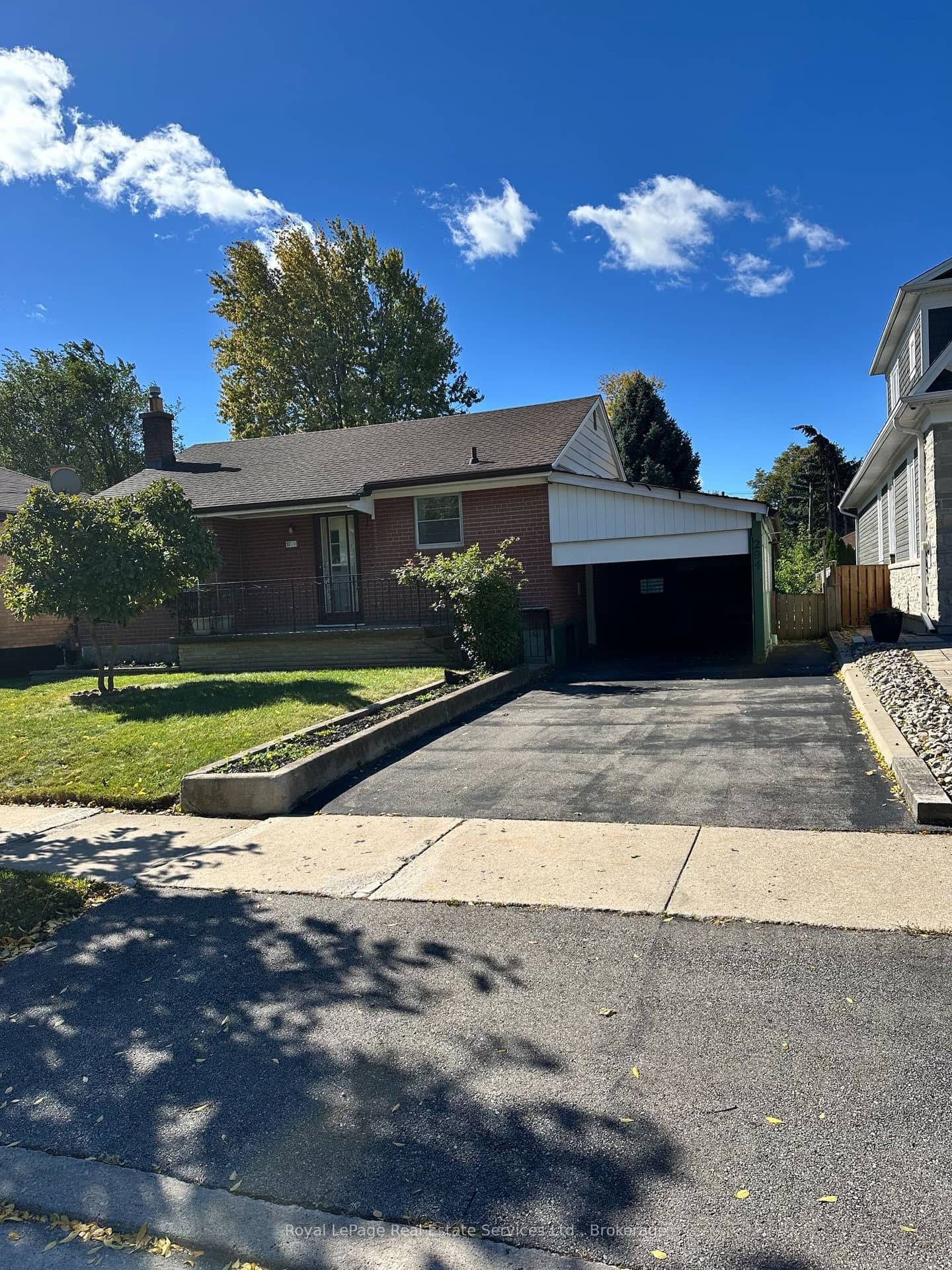 294 Felan Avenue, Oakville, ON L6K 2X6