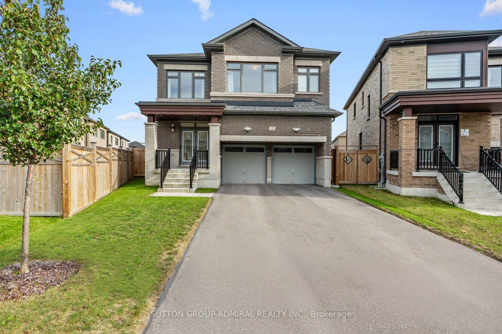 7 Priory Drive, Whitby, ON L1P 0K9