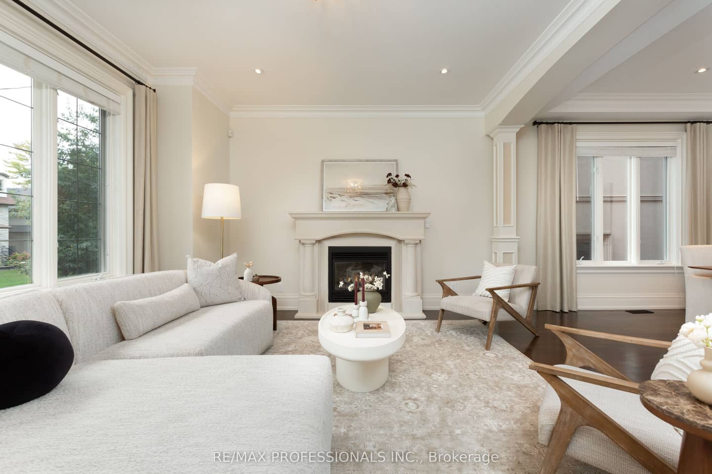 18 Hillcroft Drive, Toronto, ON M9B 4X5
