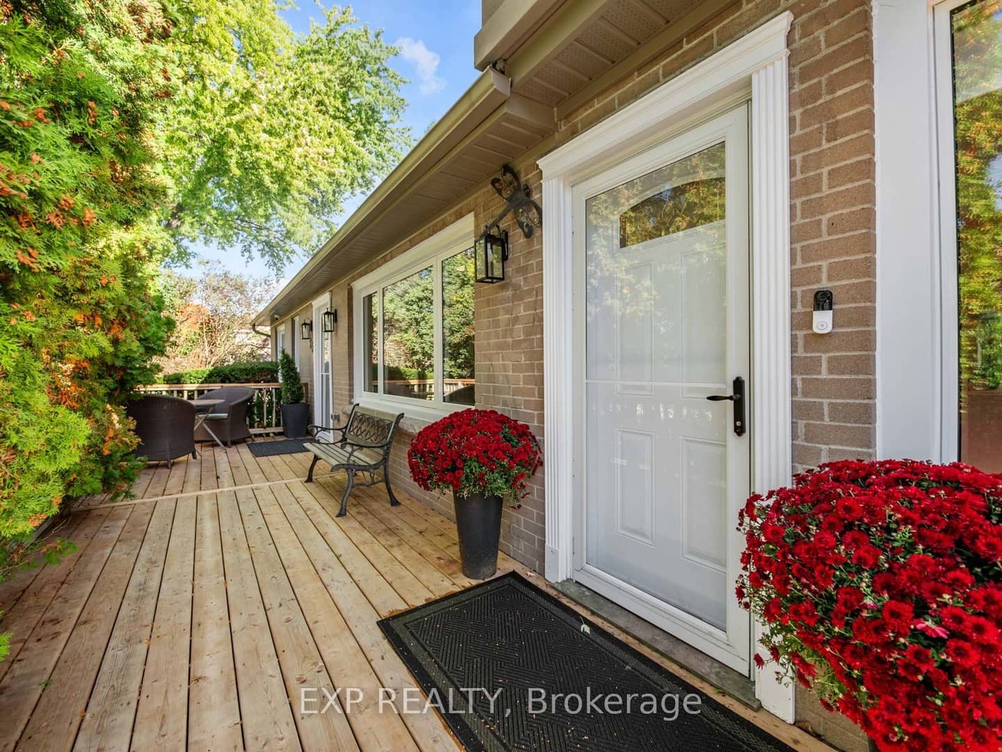 25 Morton Avenue, East Gwillimbury, ON L0G 1V0