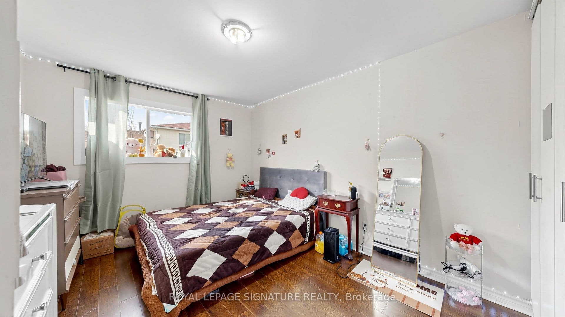 15 Gainsborough Road, Brampton, ON L6S 1X2