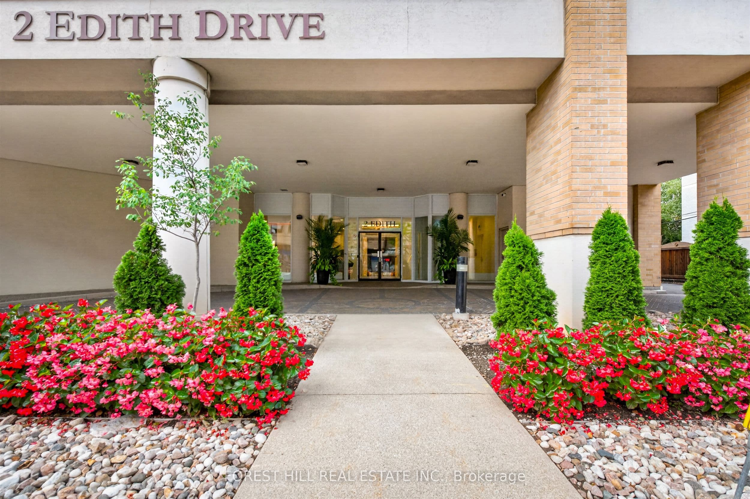 2 Edith Drive 508, Toronto, ON M4R 2H7