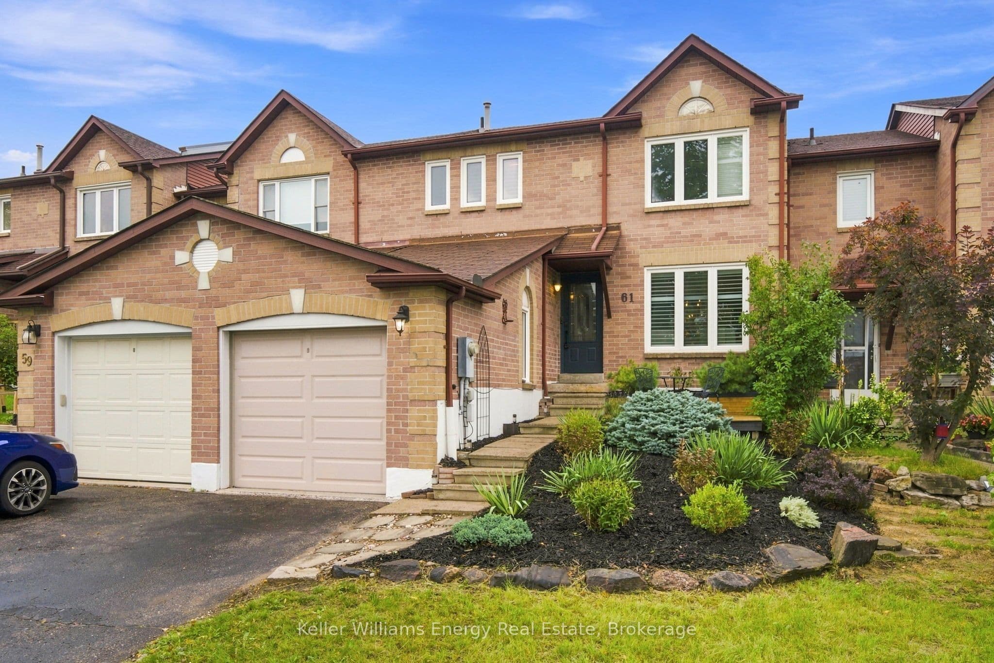 61 Fernbank Place, Whitby, ON L1R 1T1