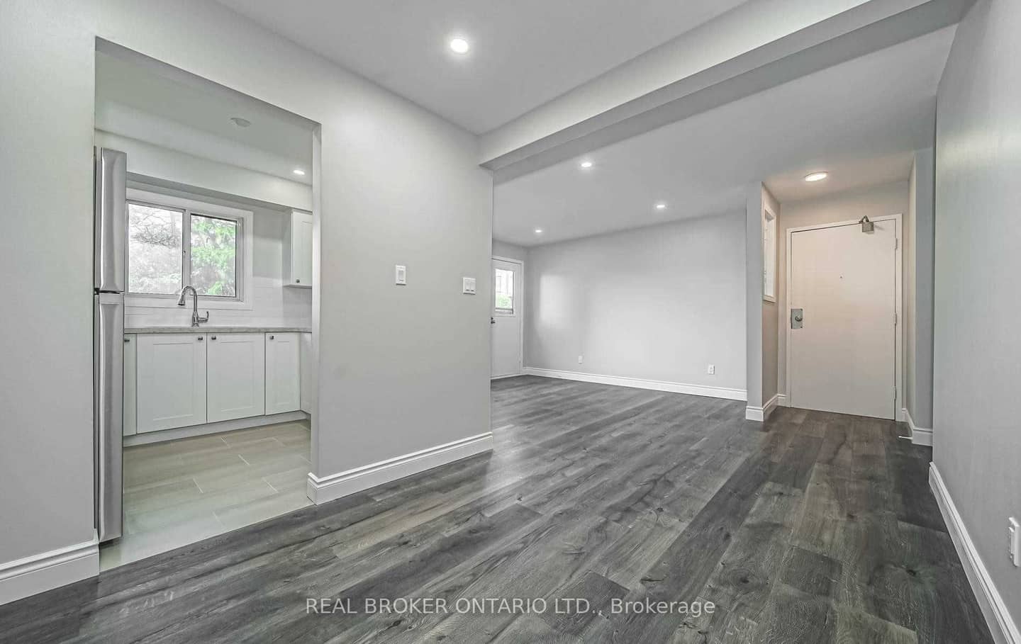 1100 Oxford Street 12, Oshawa, ON L1J 6G4