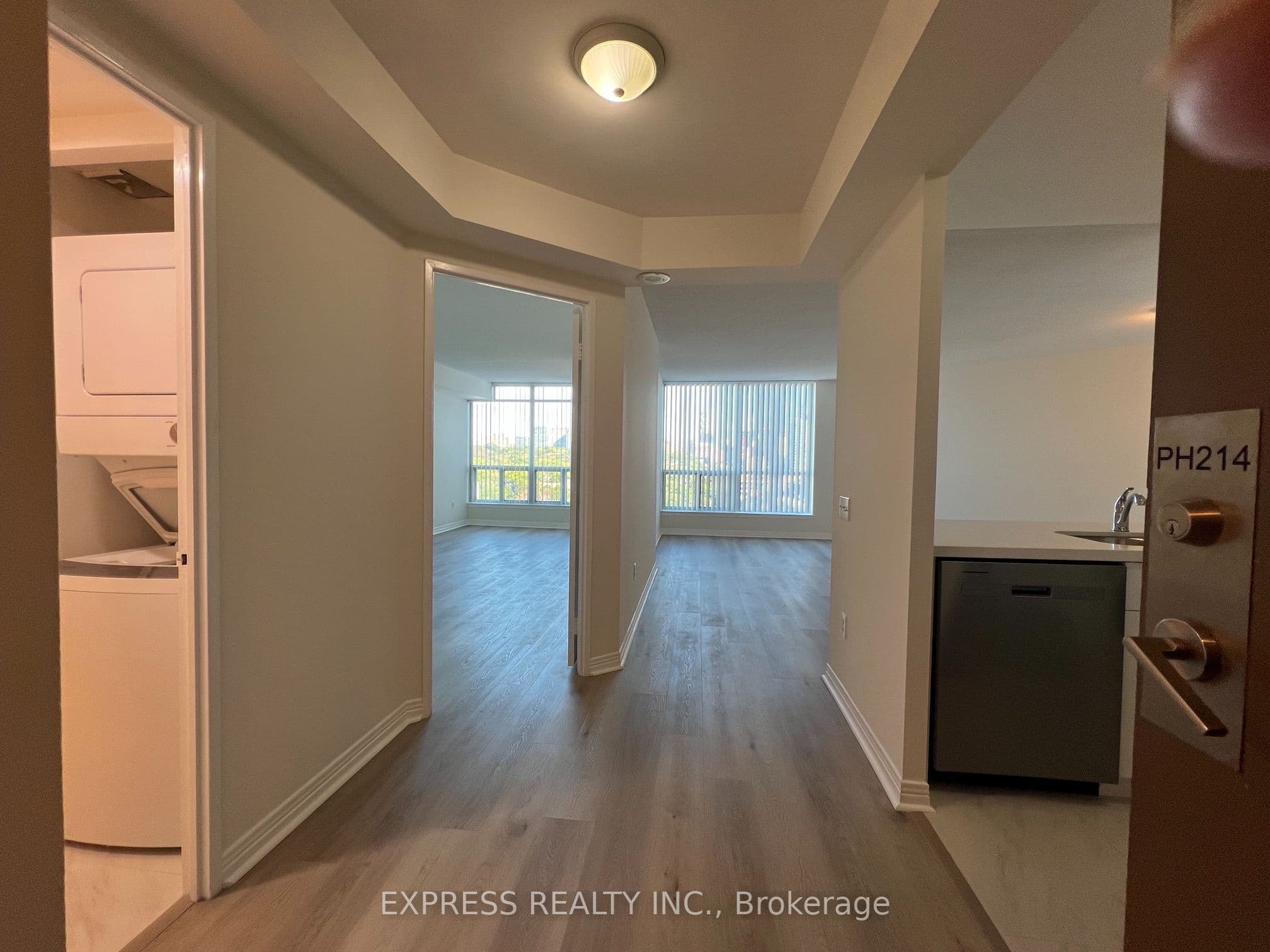942 Yonge Street 1214, Toronto, ON M4W 3S8