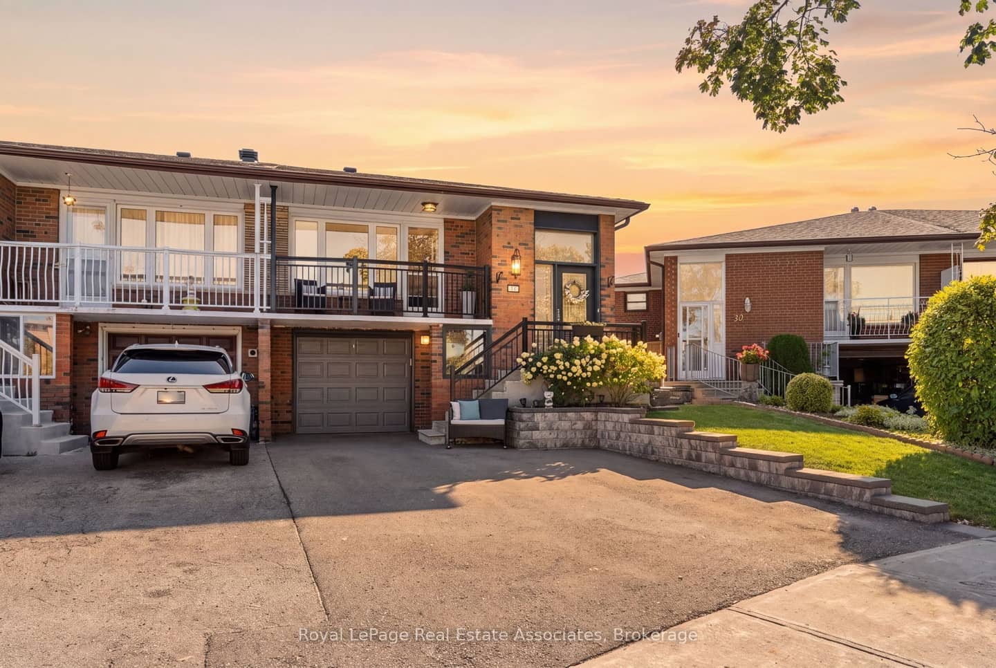 20 Honeywood Road, Toronto, ON M3N 1B2
