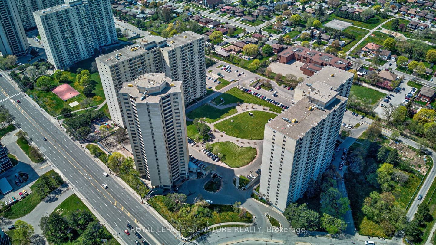 330 Dixon Road 408, Toronto, ON M9R 1S9